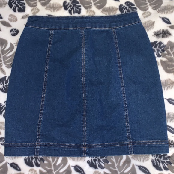 Jean skirt - Picture 2 of 3